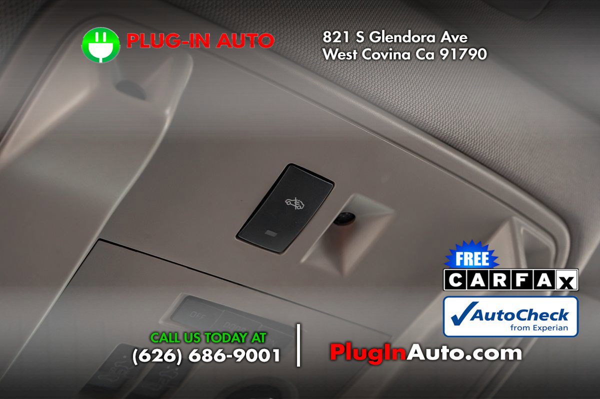 Used 2016 Cadillac Escalade Premium image 30