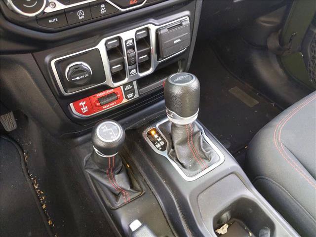 Used 2023 Jeep Gladiator Rubicon AWD/4WD image 12