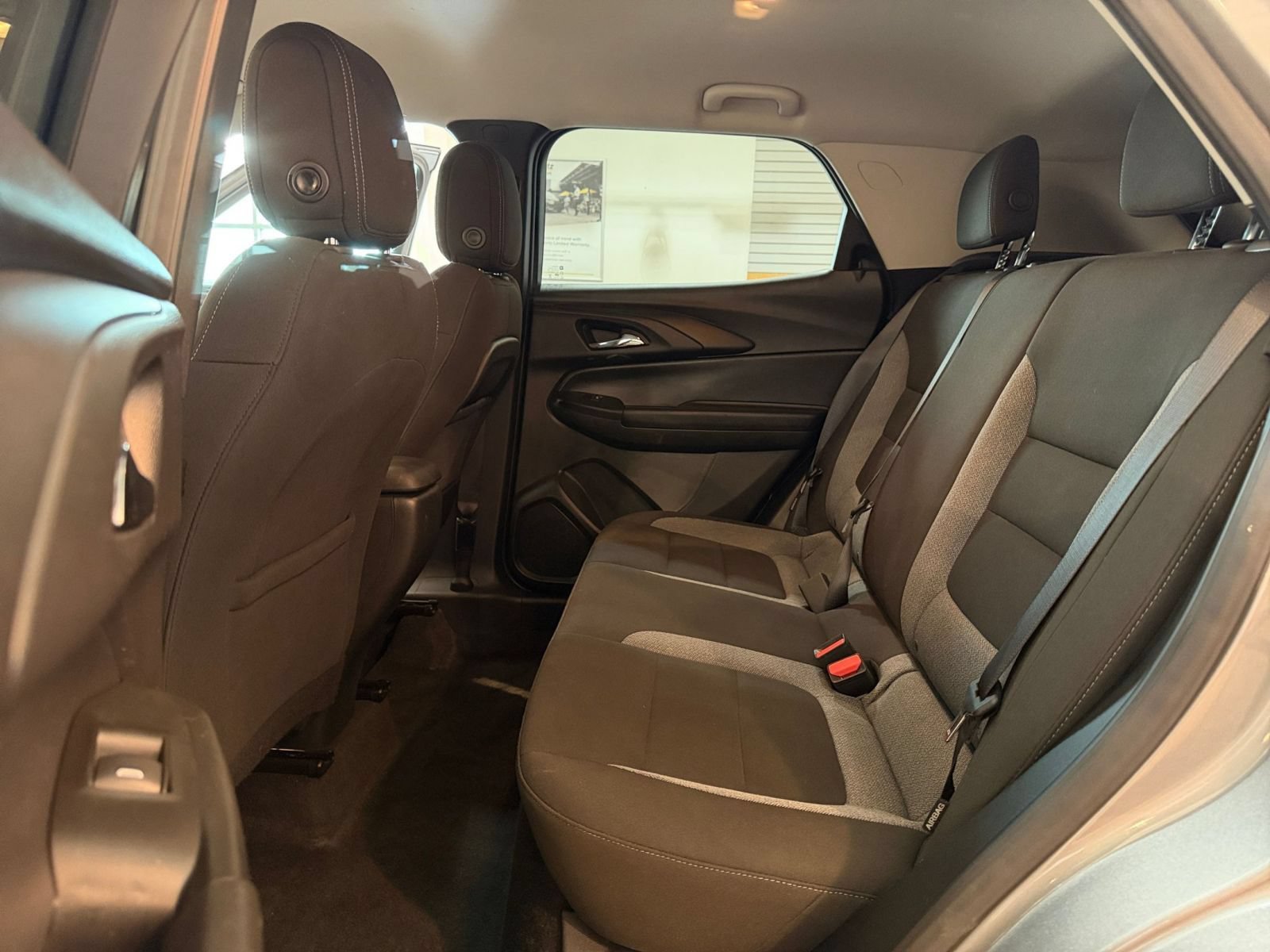 Used 2025 Chevrolet TrailBlazer LT FWD image 24