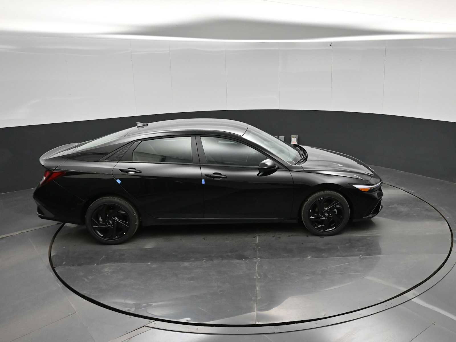 New 2026 Hyundai Elantra Sport FWD image 32
