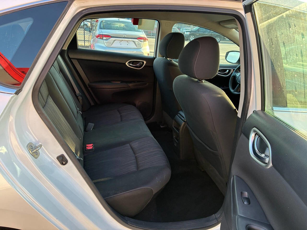 Used 2018 Nissan Sentra SV image 7