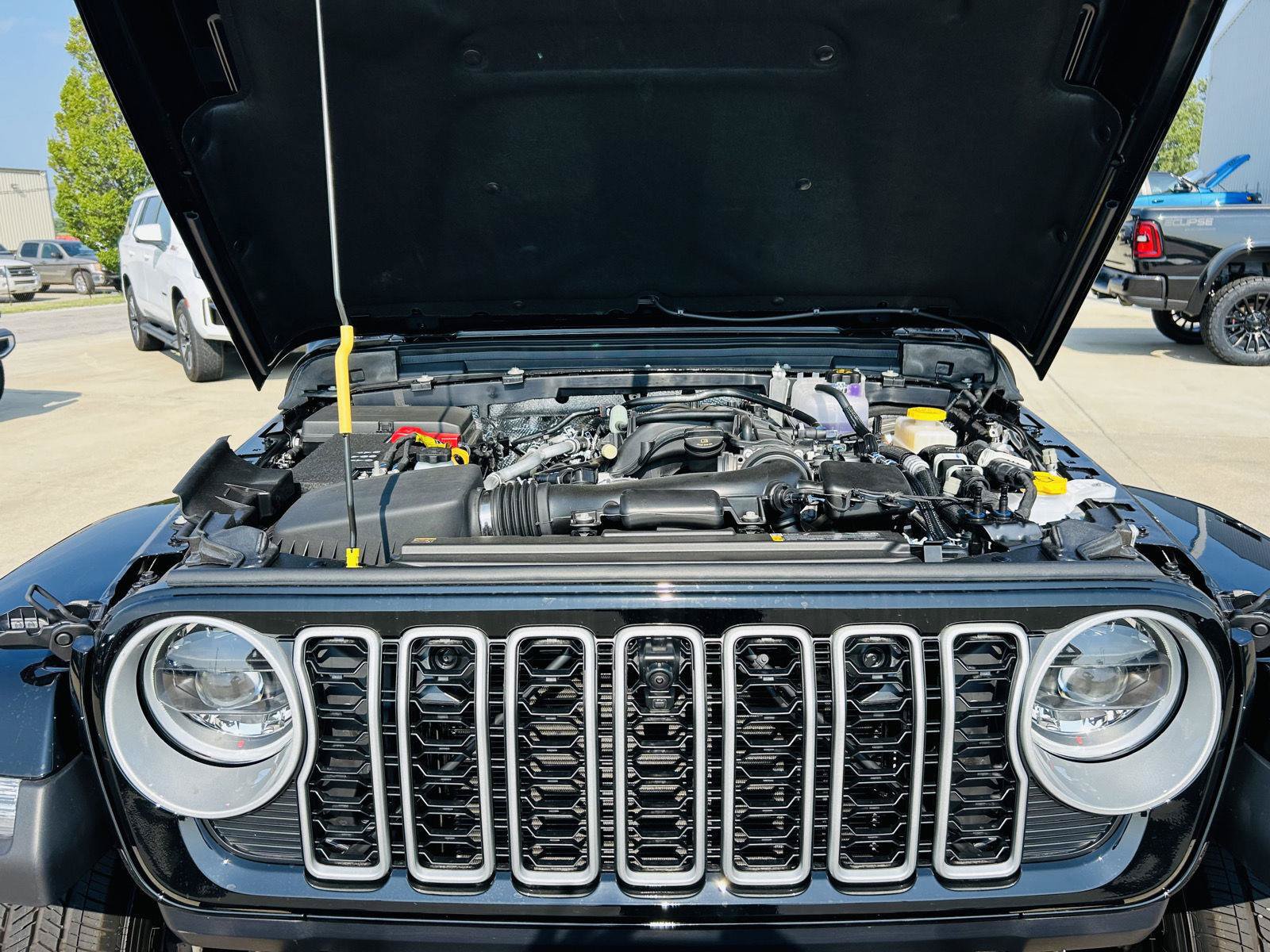 New 2026 Jeep Wrangler Unlimited Sahara w/ Technology Group AWD/4WD image 42