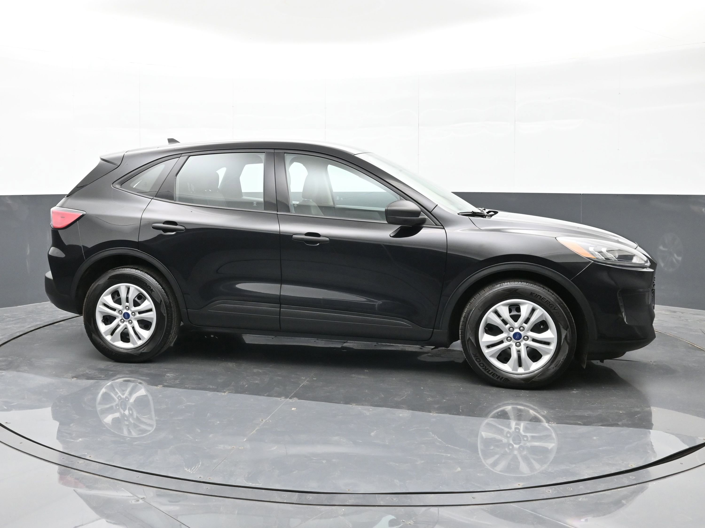 Used 2020 Ford Escape S image 9