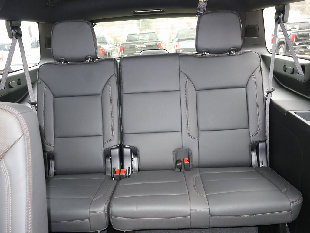 New 2025 Chevrolet Suburban High Country image 32