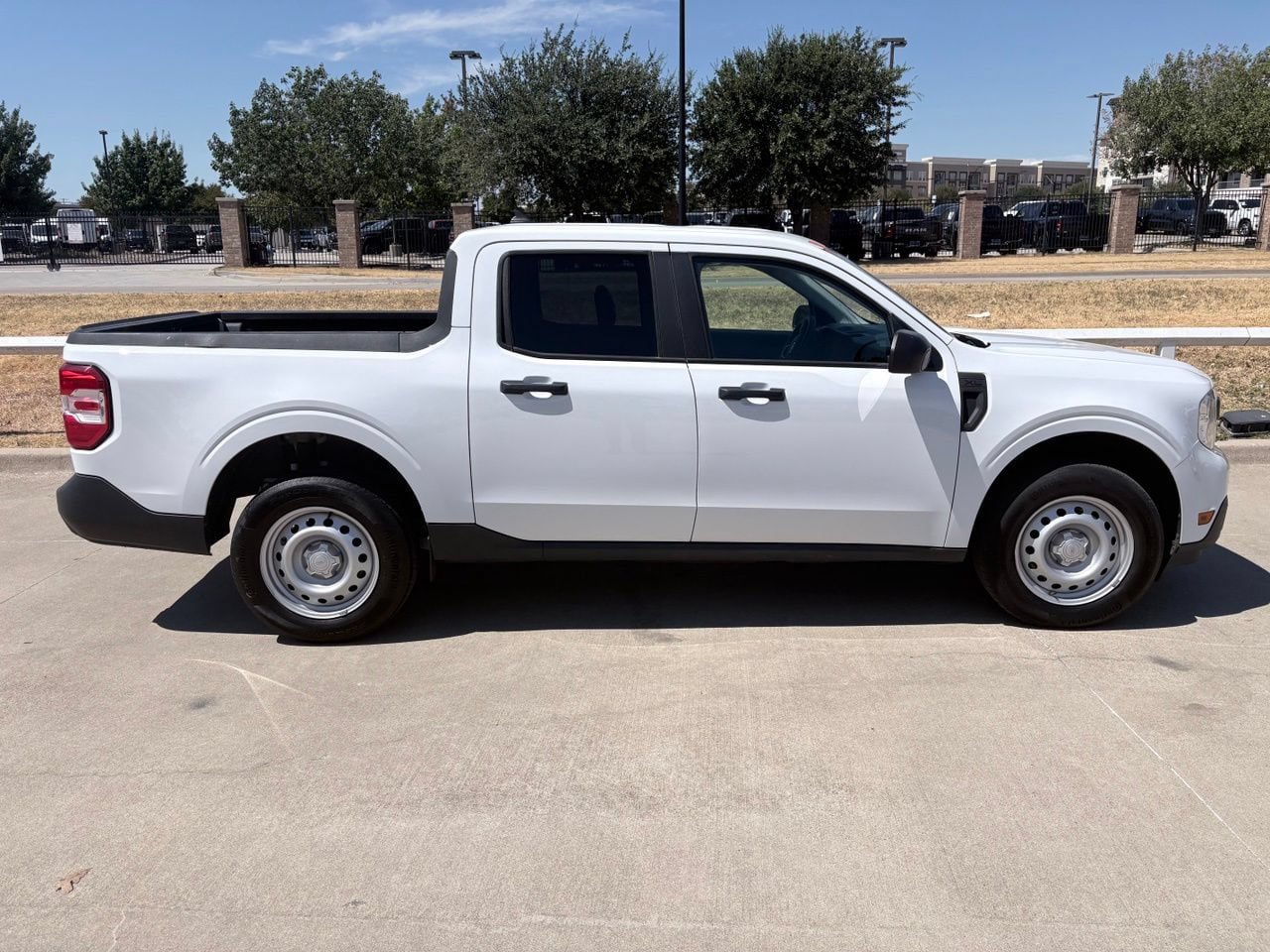 Used 2024 Ford Maverick XL FWD image 3