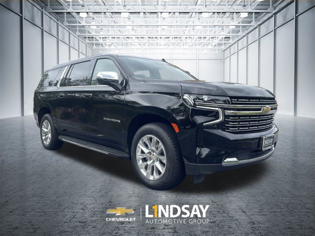Used 2023 Chevrolet Suburban Premier AWD/4WD image 2