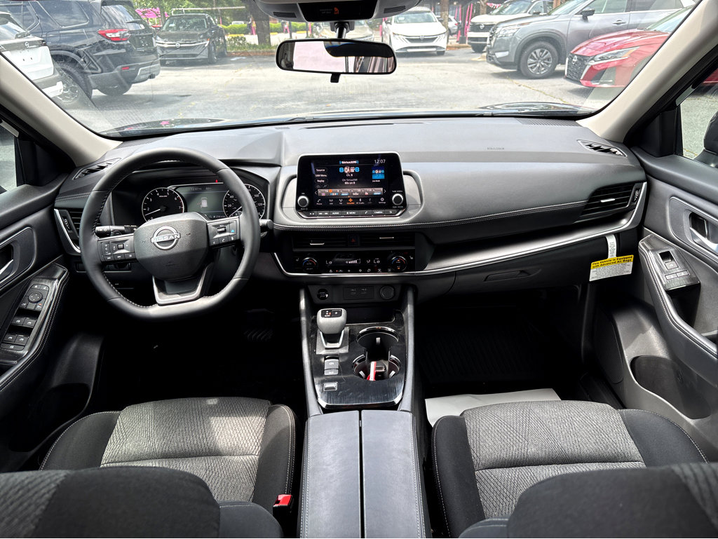 Used 2026 Nissan Rogue SV w/ Cold Weather Package FWD image 5