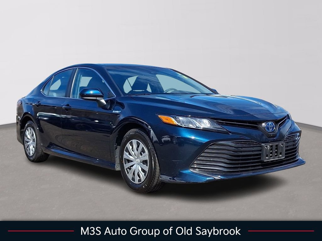 Used 2019 Toyota Camry LE FWD image 1