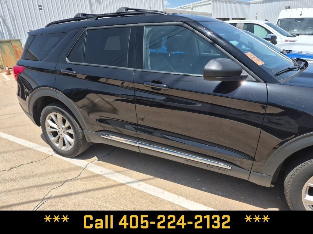 Used 2023 Ford Explorer XLT w/ Equipment Group 202A AWD/4WD image 17