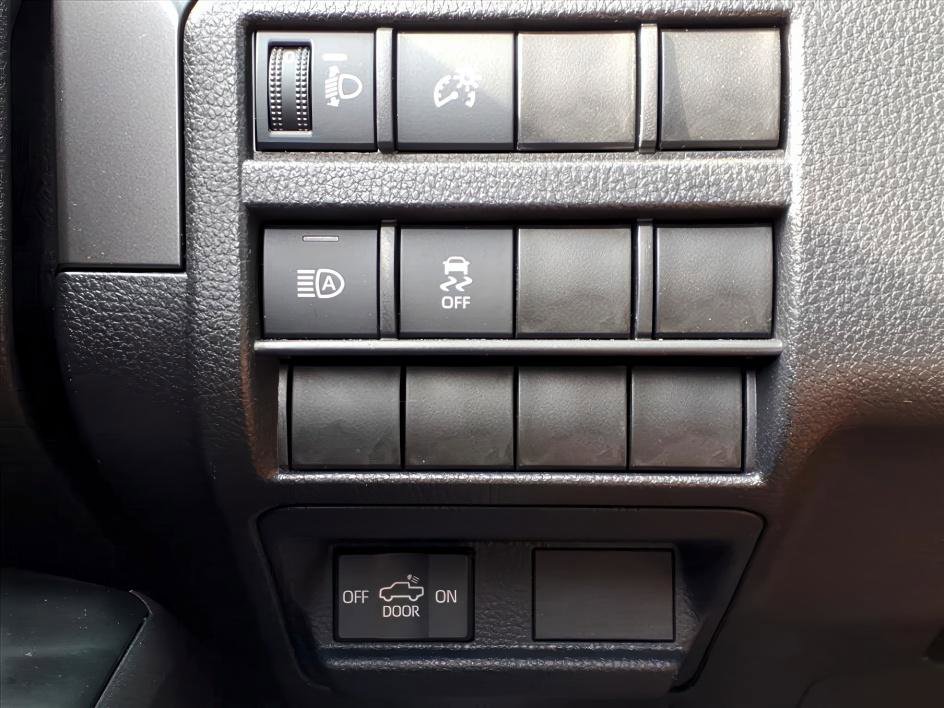 Certified 2025 Toyota Tacoma TRD Off-Road image 22