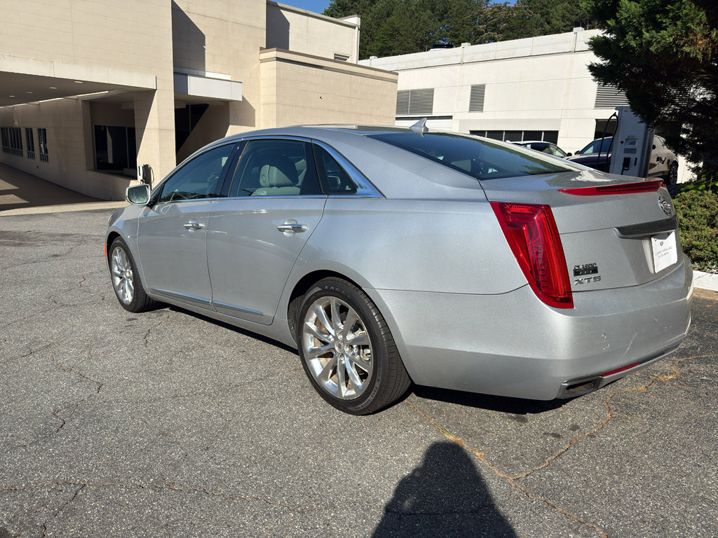Used 2014 Cadillac XTS Luxury w/ Driver Awareness Package FWD image 4