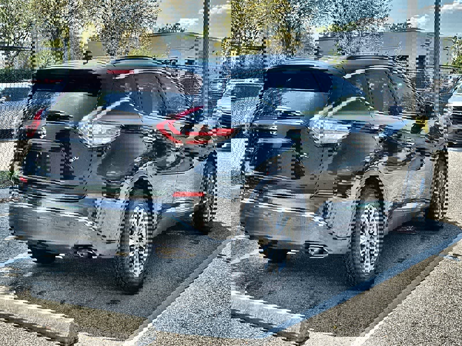 Used 2018 Nissan Murano SV image 7