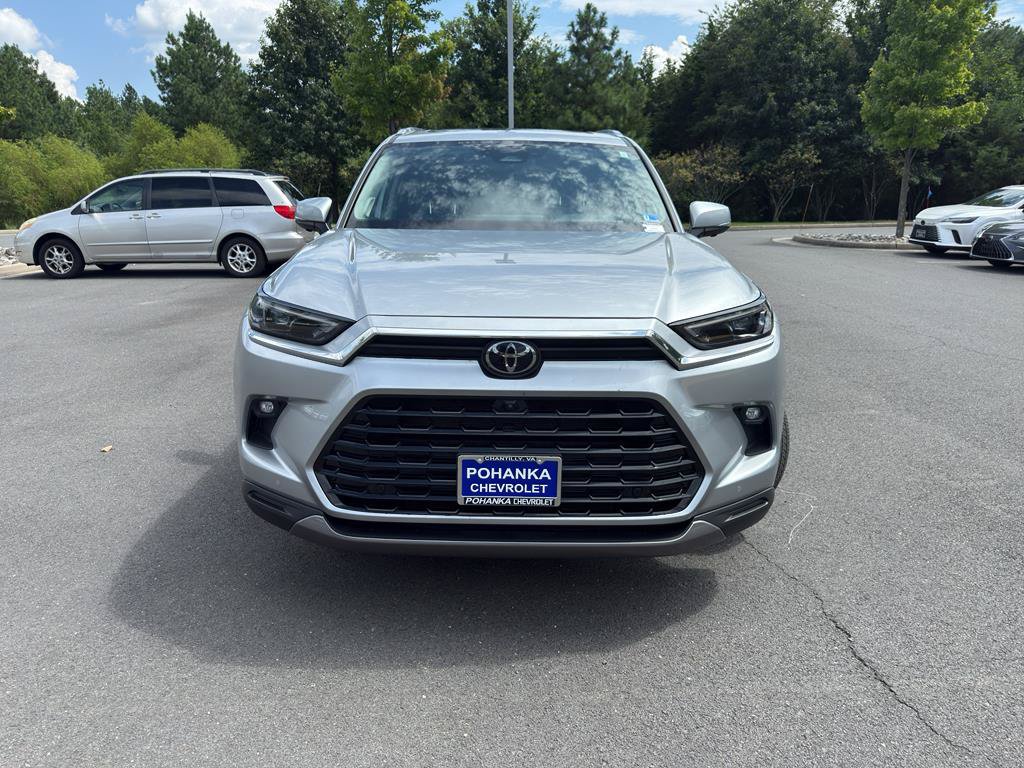 Used 2024 Toyota Grand Highlander AWD image 2
