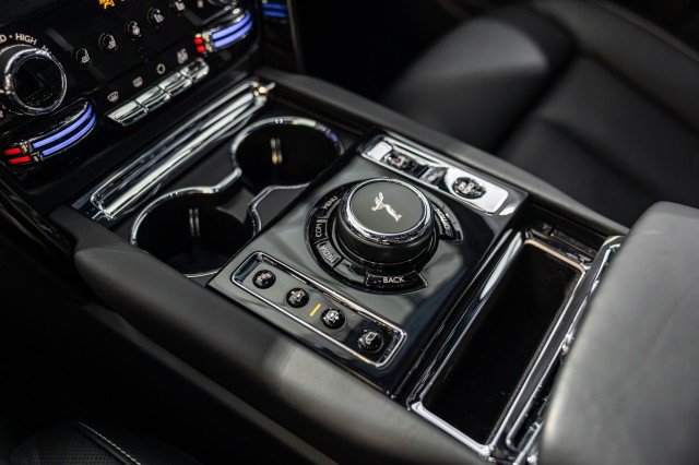 Used 2022 Rolls-Royce Cullinan Black Badge AWD/4WD image 50