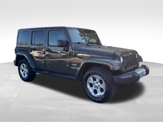 Used 2015 Jeep Wrangler Unlimited Sahara w/ Connectivity Group AWD/4WD image 7