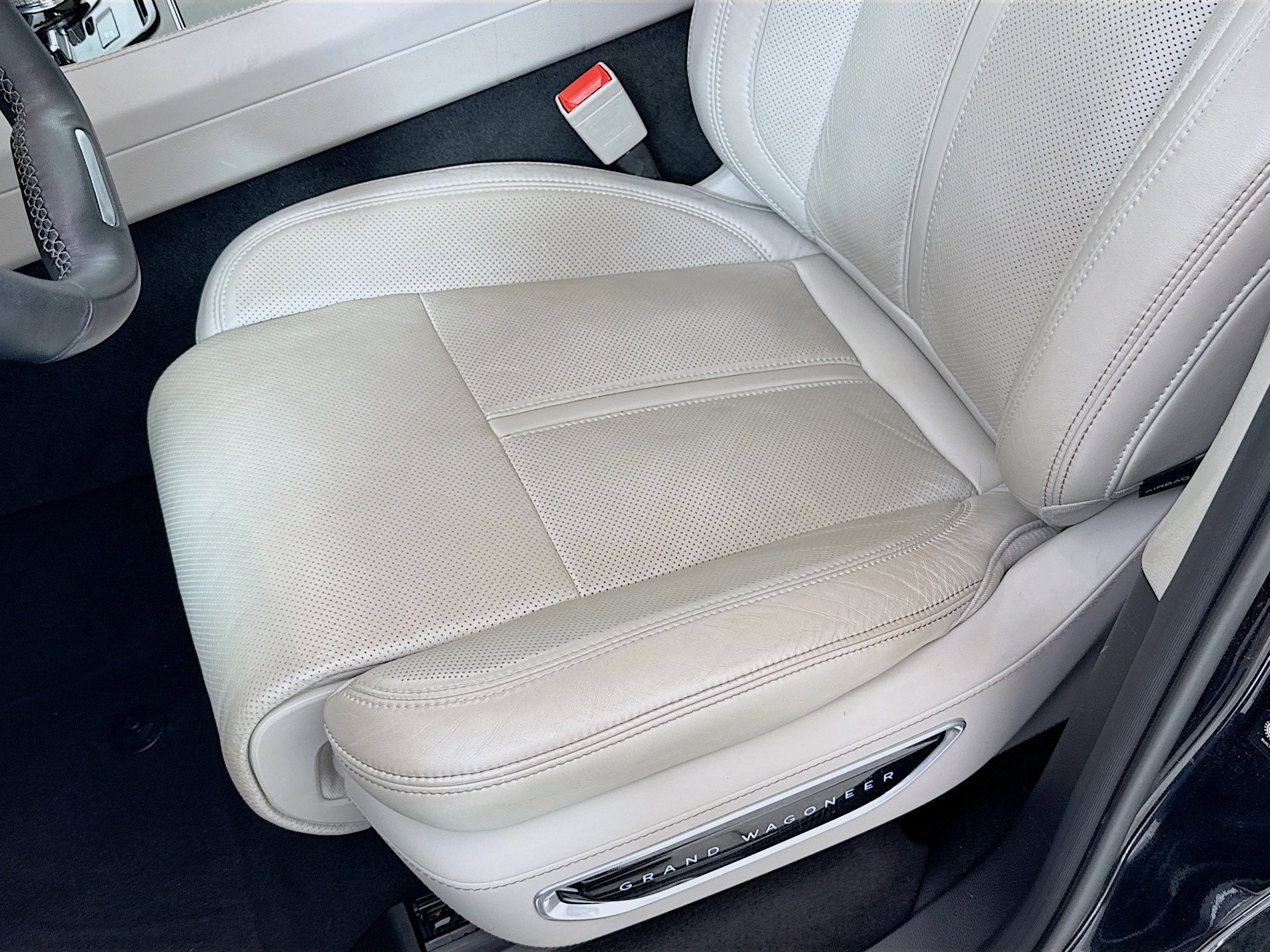 Used 2024 Jeep Grand Wagoneer L 4WD image 22