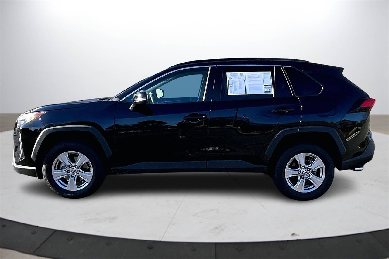 Used 2022 Toyota RAV4 XLE image 6