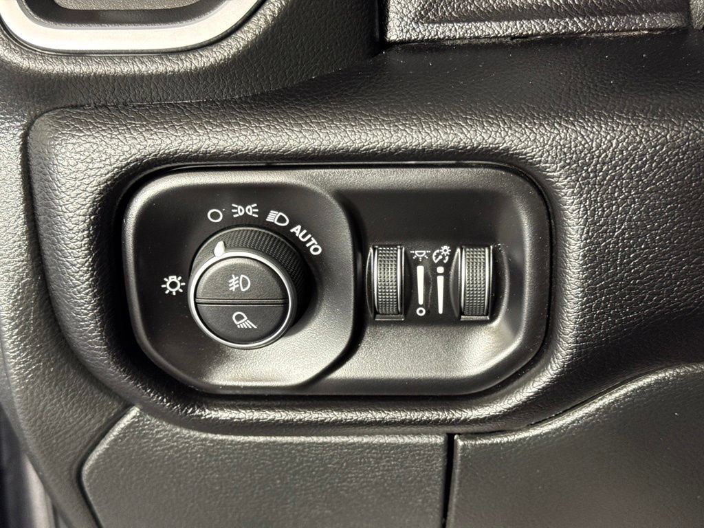Certified 2025 RAM 3500 Laramie AWD/4WD image 25