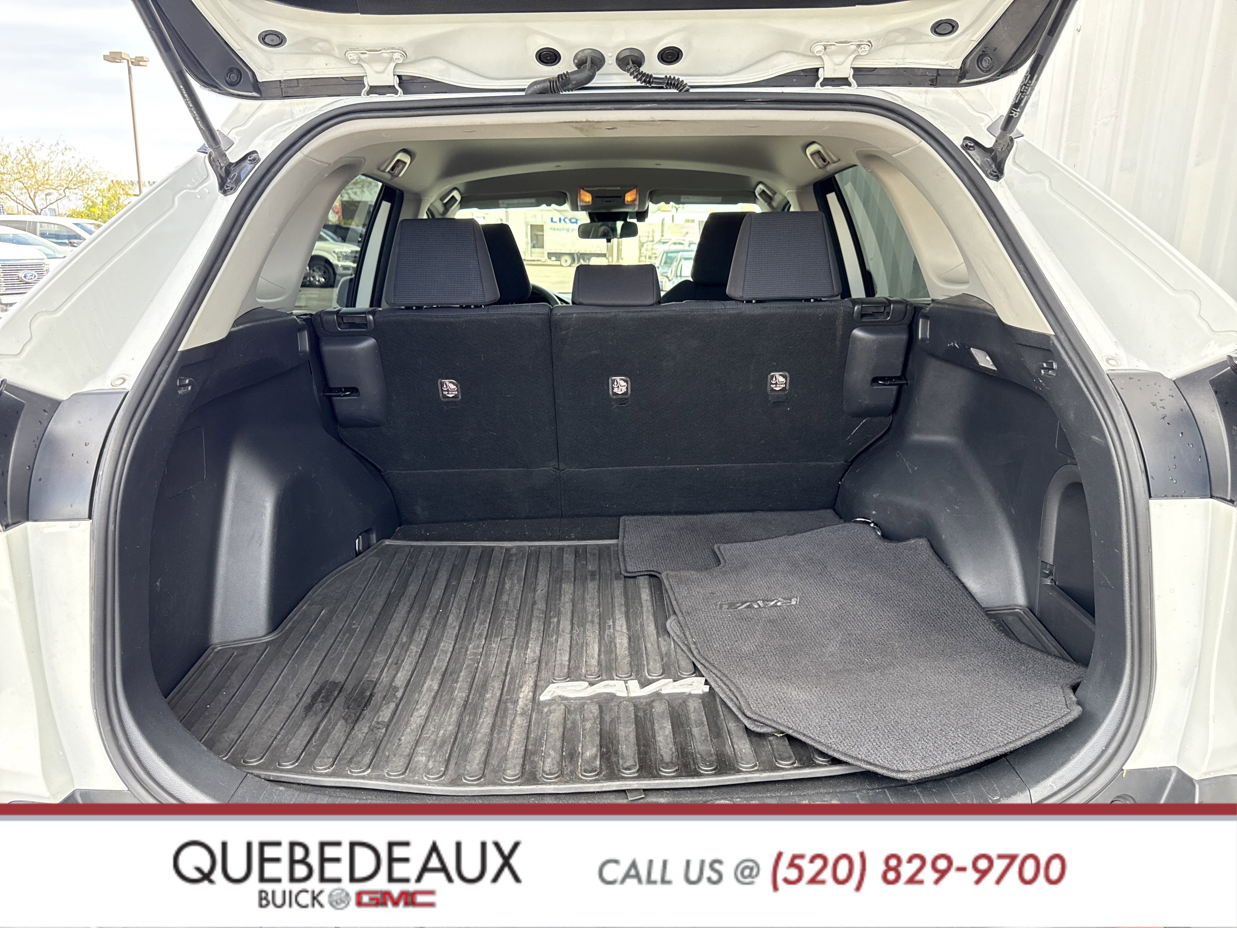 Used 2020 Toyota RAV4 LE image 8