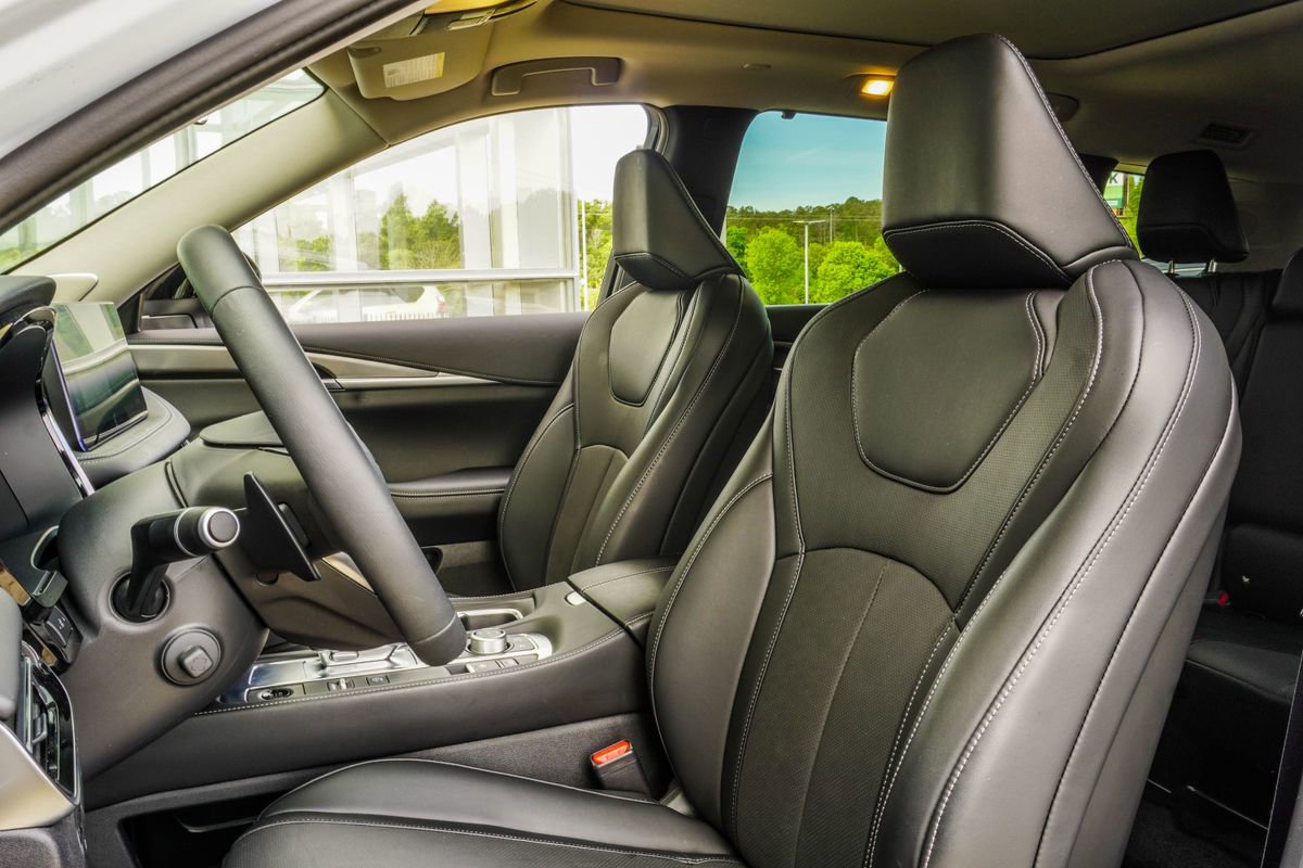 Certified 2026 INFINITI QX60 Luxe w/ Cargo Package FWD image 35