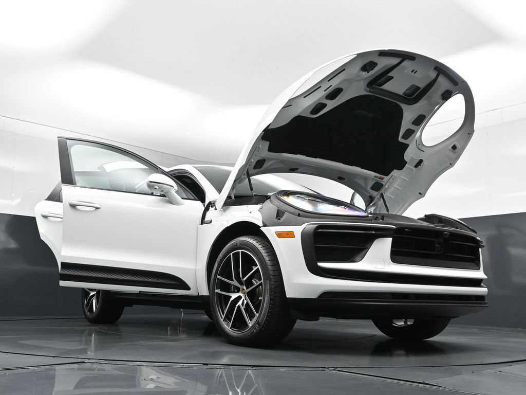 New 2026 Porsche Macan AWD/4WD image 36