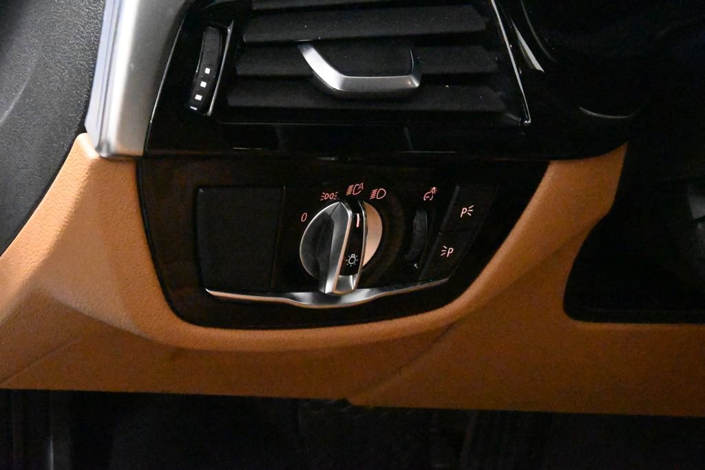 Certified 2022 BMW 530i xDrive w/ Convenience Package image 26