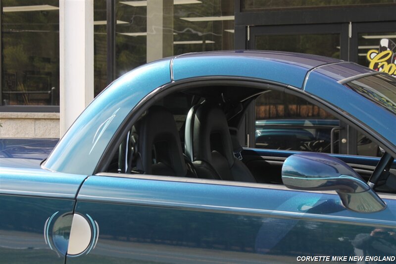 Used 2006 Chevrolet SSR w/ Preferred Equipment Group RWD image 38
