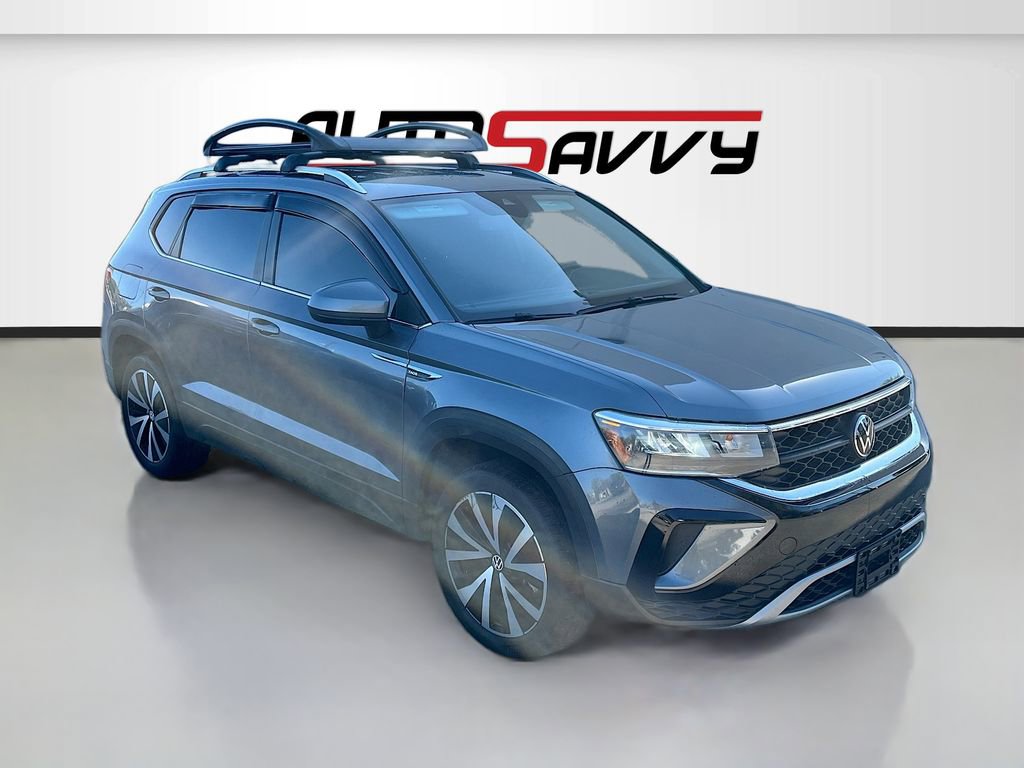 Used 2023 Volkswagen Taos SE image 1