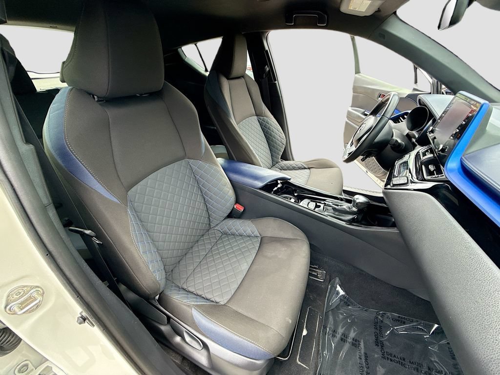 Used 2021 Toyota C-HR XLE FWD image 26