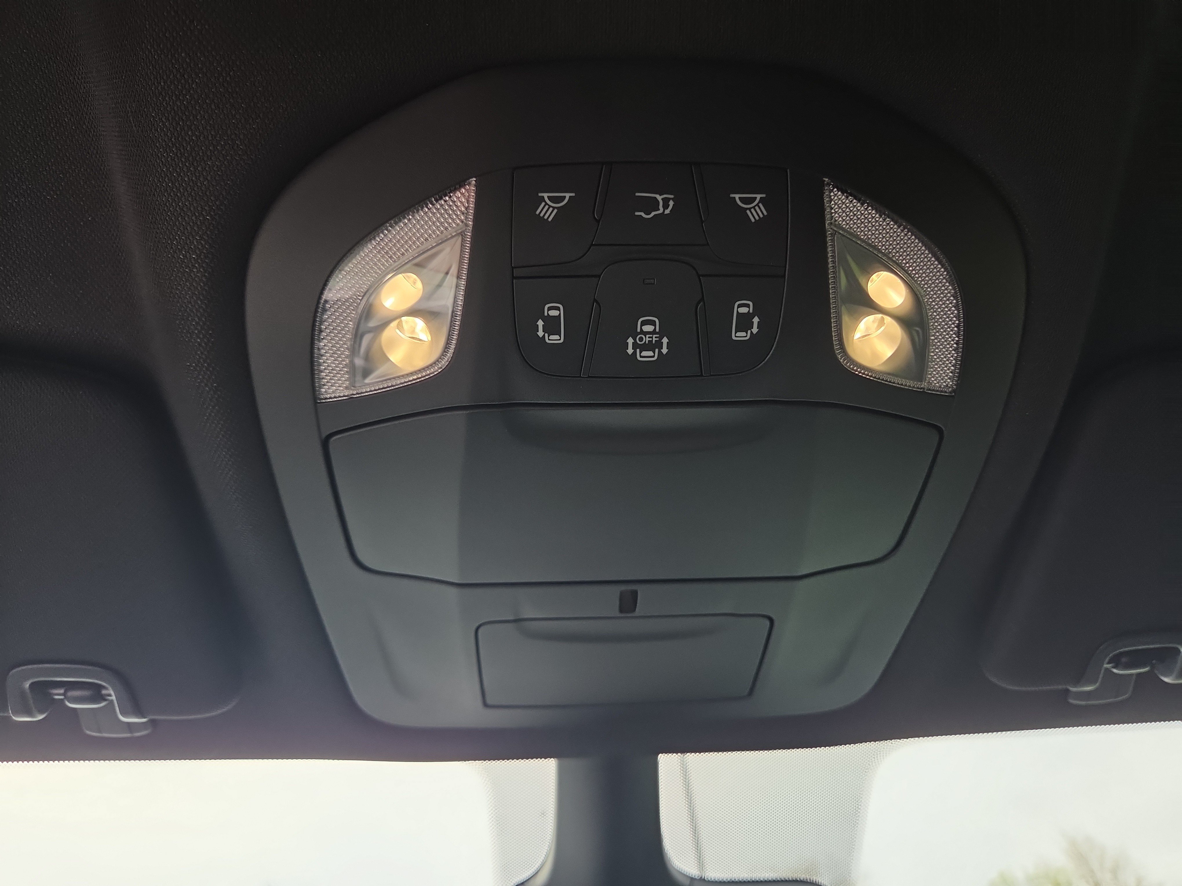 New 2026 Chrysler Pacifica Select AWD/4WD image 10