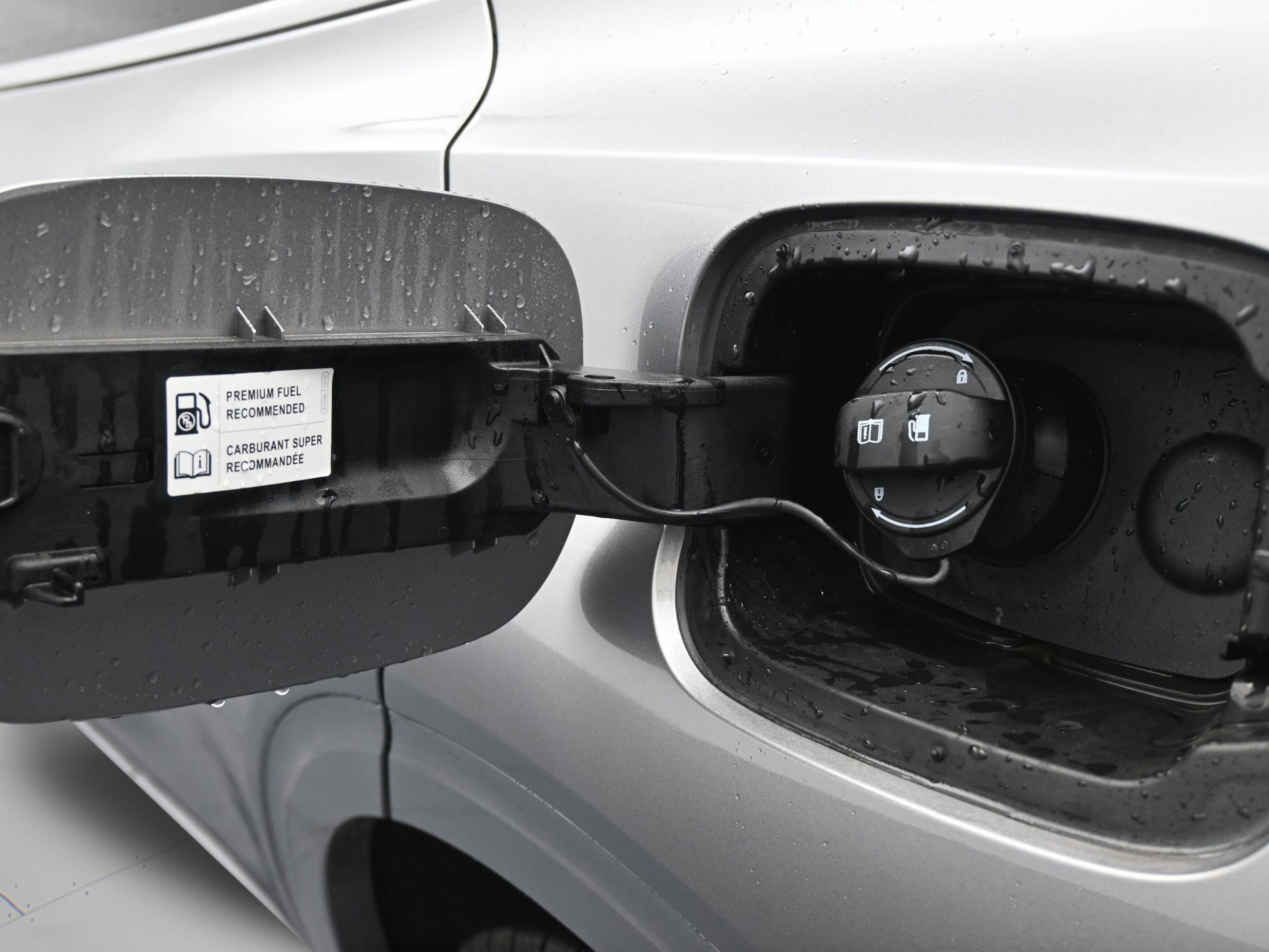 Used 2022 Genesis GV70 2.5T w/ Advanced Package image 11