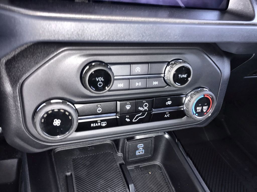 New 2025 Ford Bronco 4-Door image 18