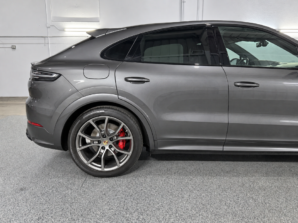 Used 2022 Porsche Cayenne GTS AWD/4WD image 6