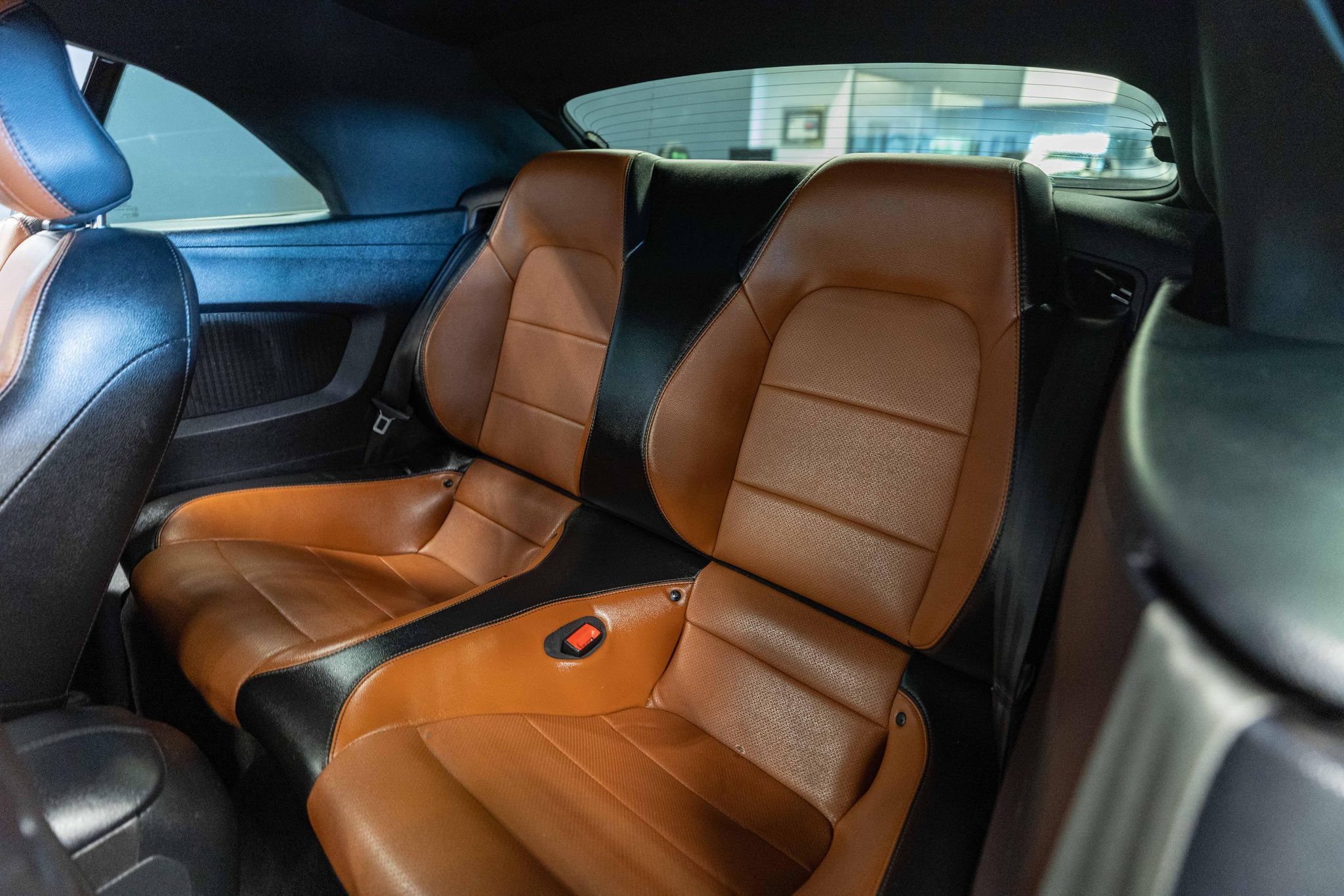 Used 2020 Ford Mustang Premium RWD image 12
