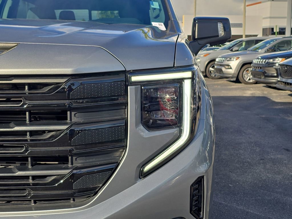 Used 2025 GMC Sierra 1500 Elevation w/ Preferred Package image 10