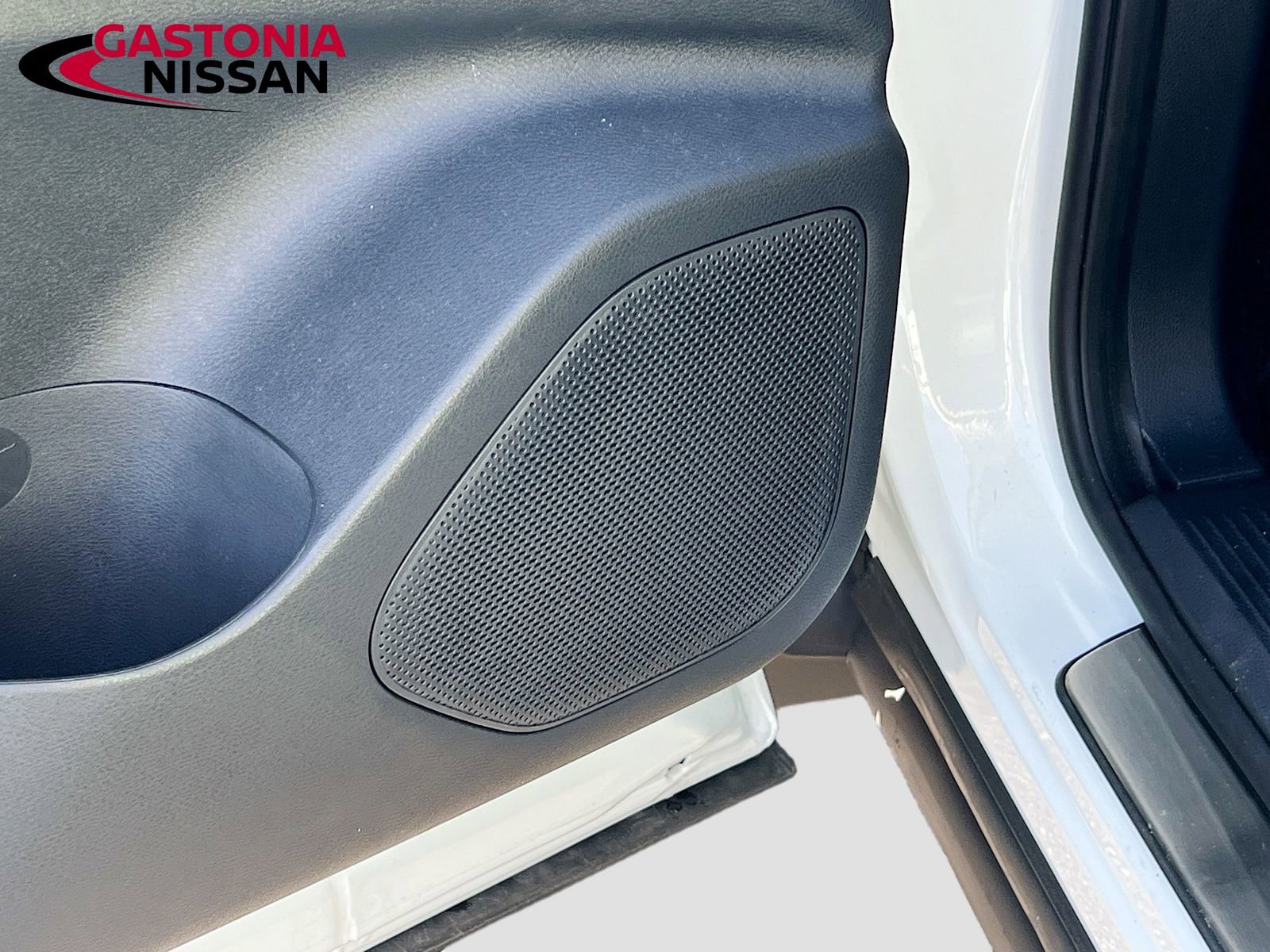 Used 2023 Nissan Rogue SL w/ SL Premium Package image 25