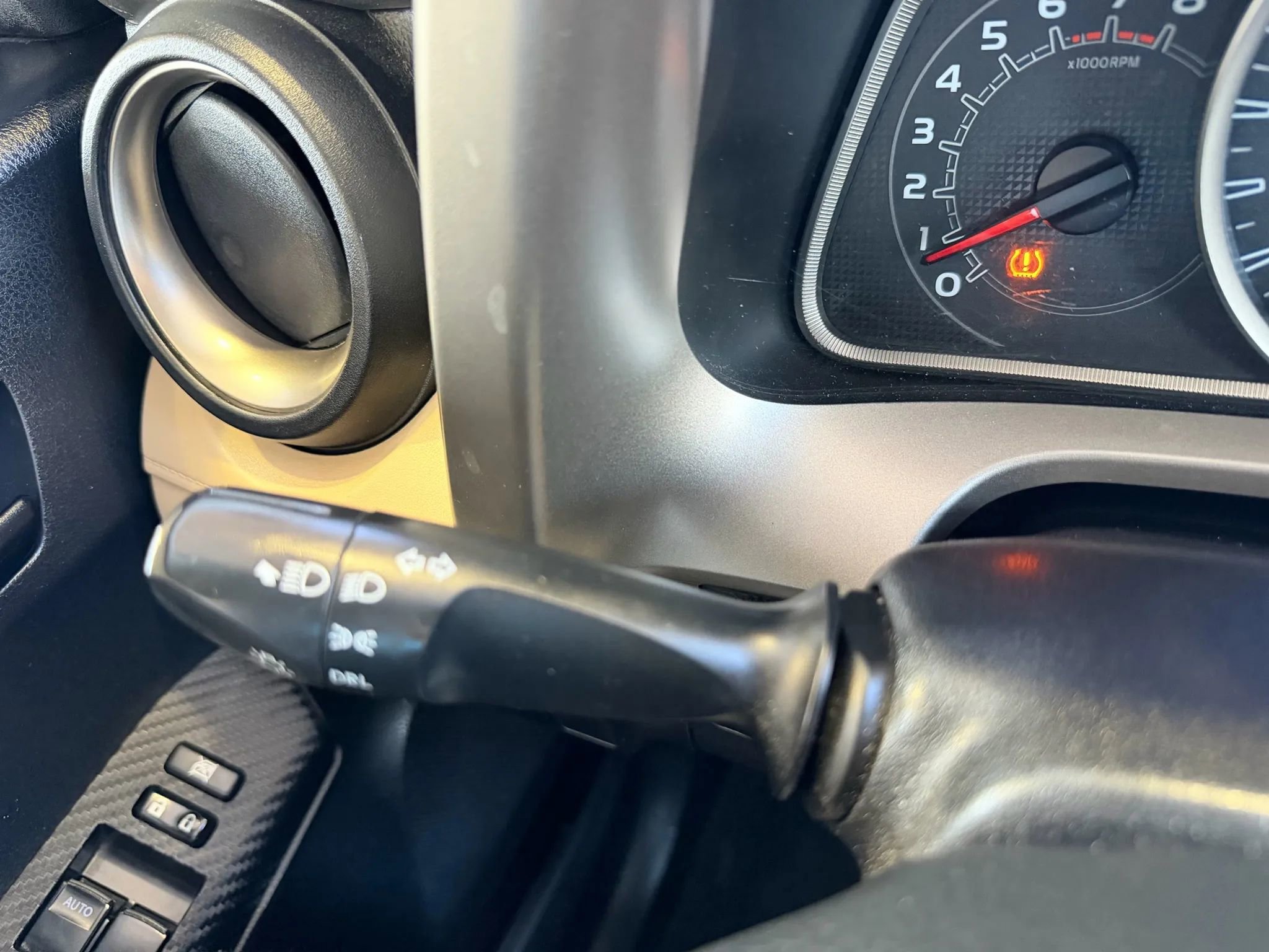 Used 2013 Toyota RAV4 LE image 12