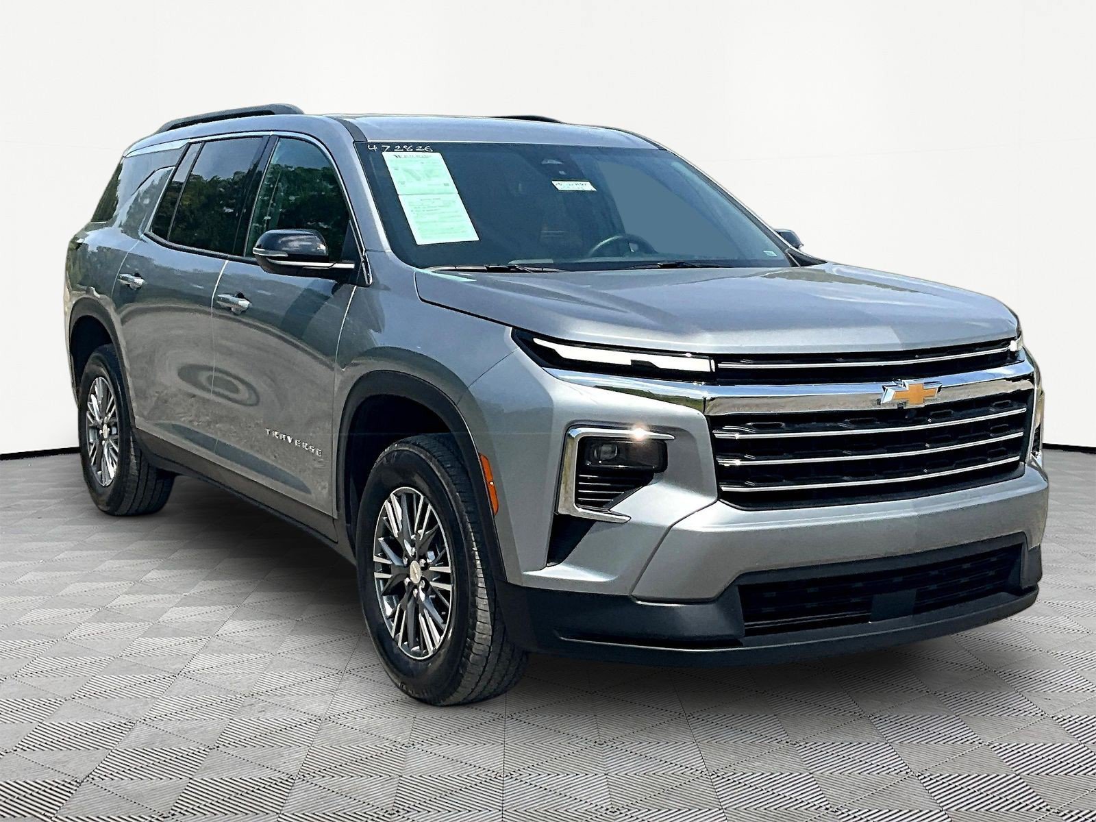 Used 2026 Chevrolet Traverse LT AWD/4WD image 3