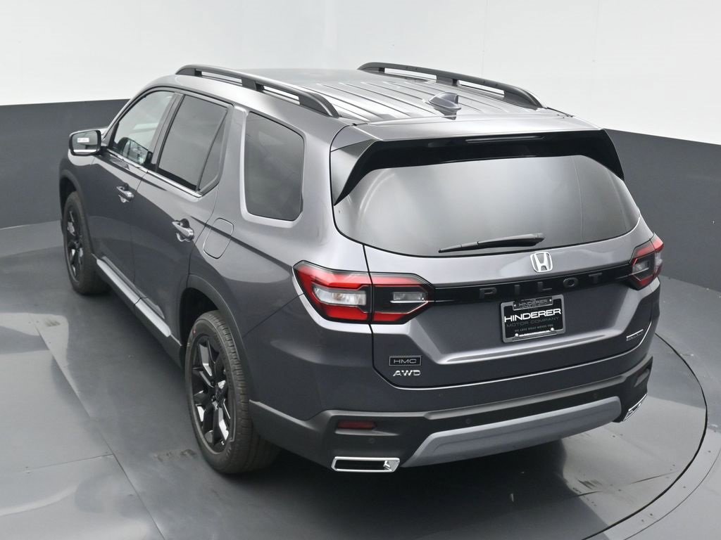 New 2025 Honda Pilot Touring image 18