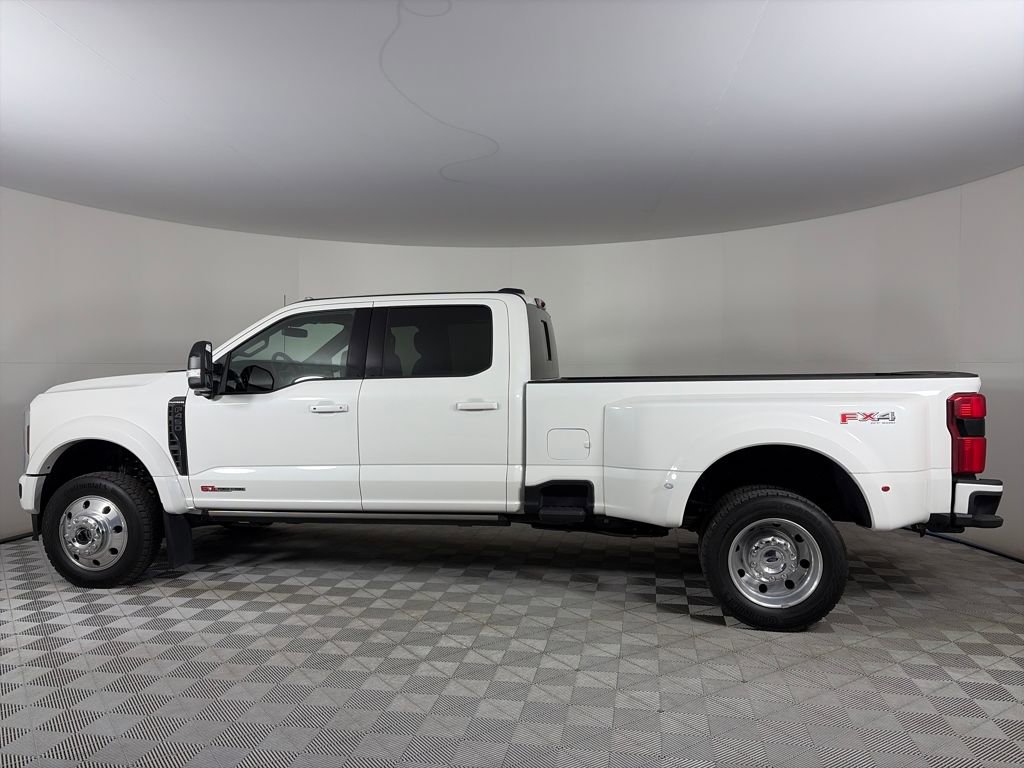 Certified 2025 Ford F450 Platinum w/ FX4 Off-Road Package image 4