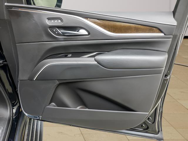 Used 2023 Cadillac Escalade Sport Platinum w/ LPO, ONYX Package image 35
