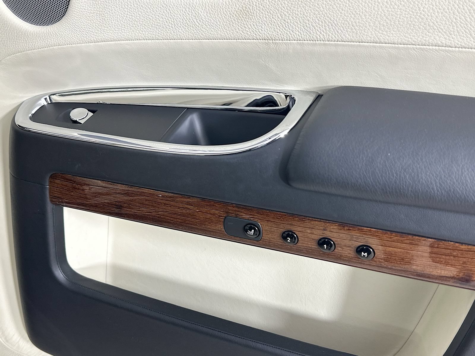 Used 2010 Rolls-Royce Ghost RWD image 66