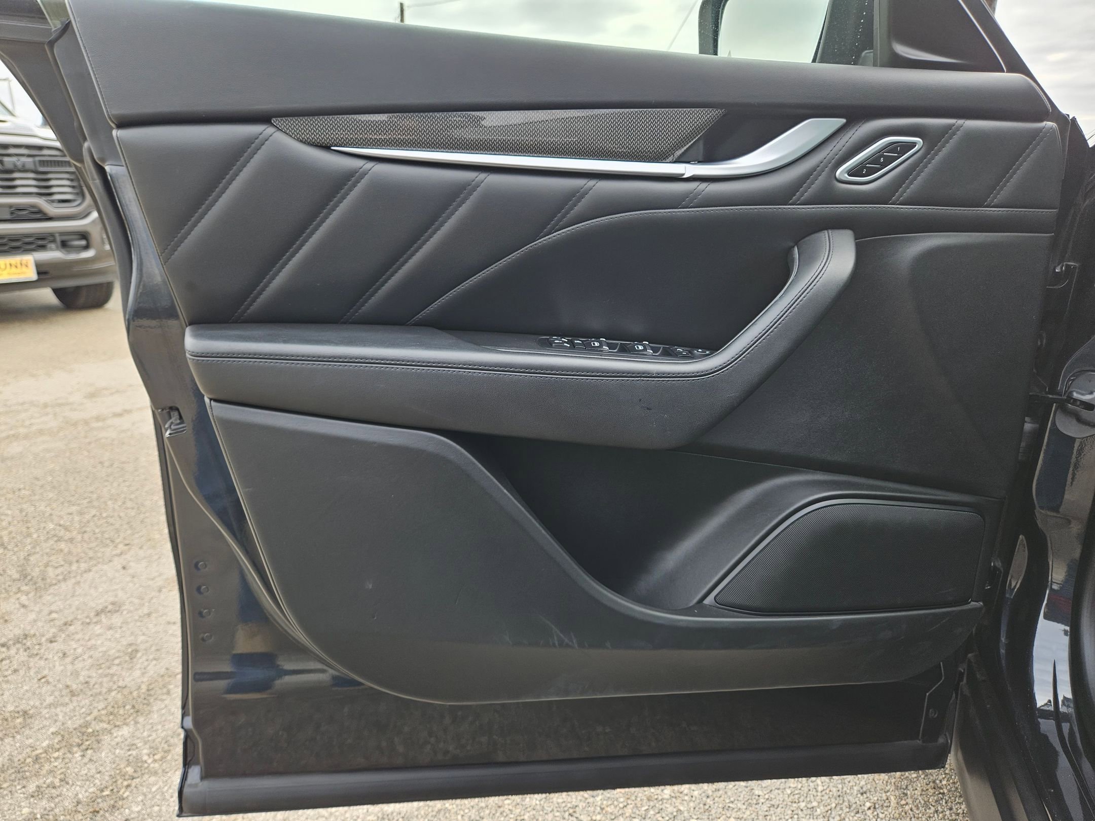 Used 2019 Maserati Levante S image 11