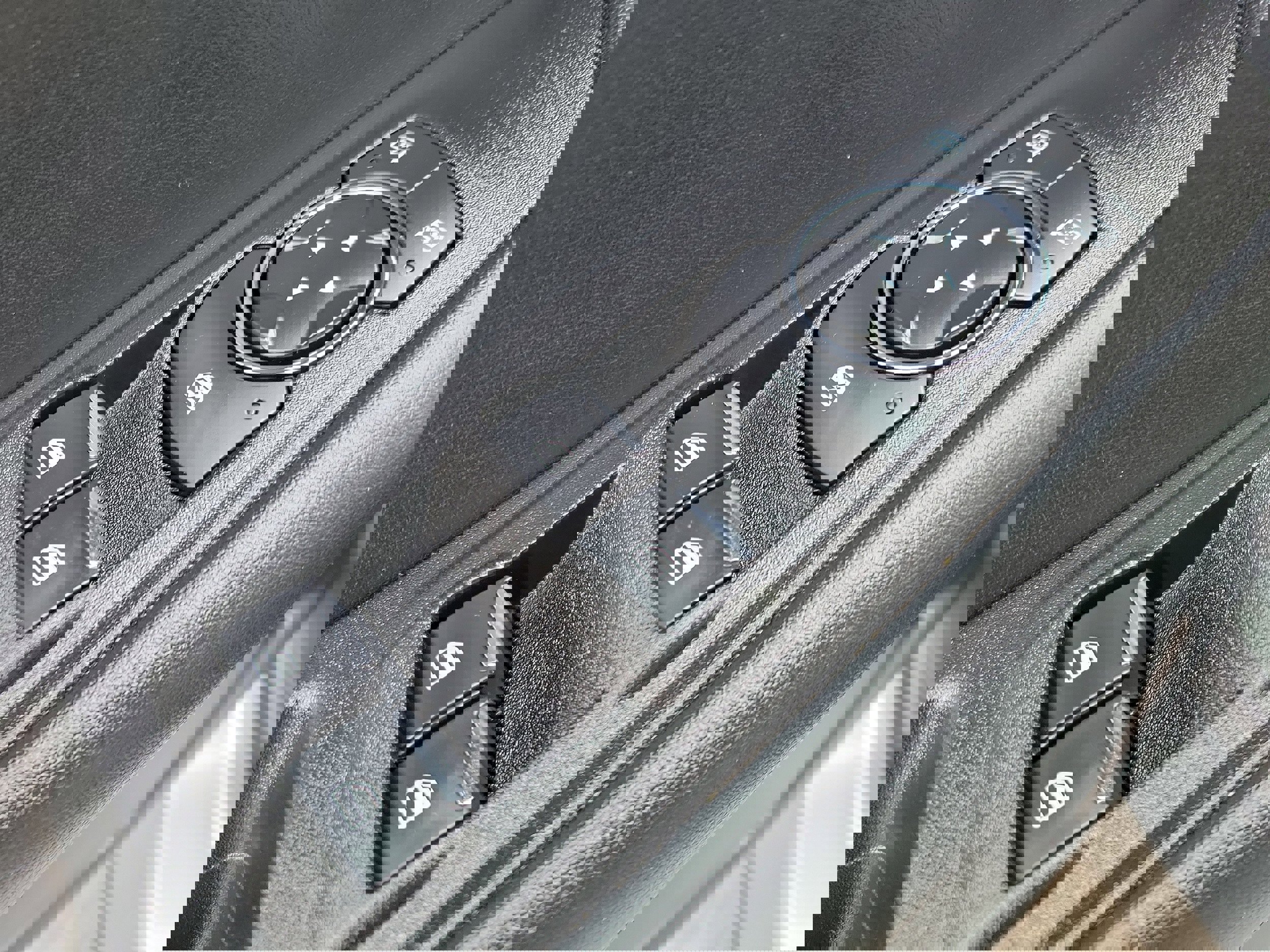 Used 2024 Ford Edge SEL w/ Convenience Package image 18