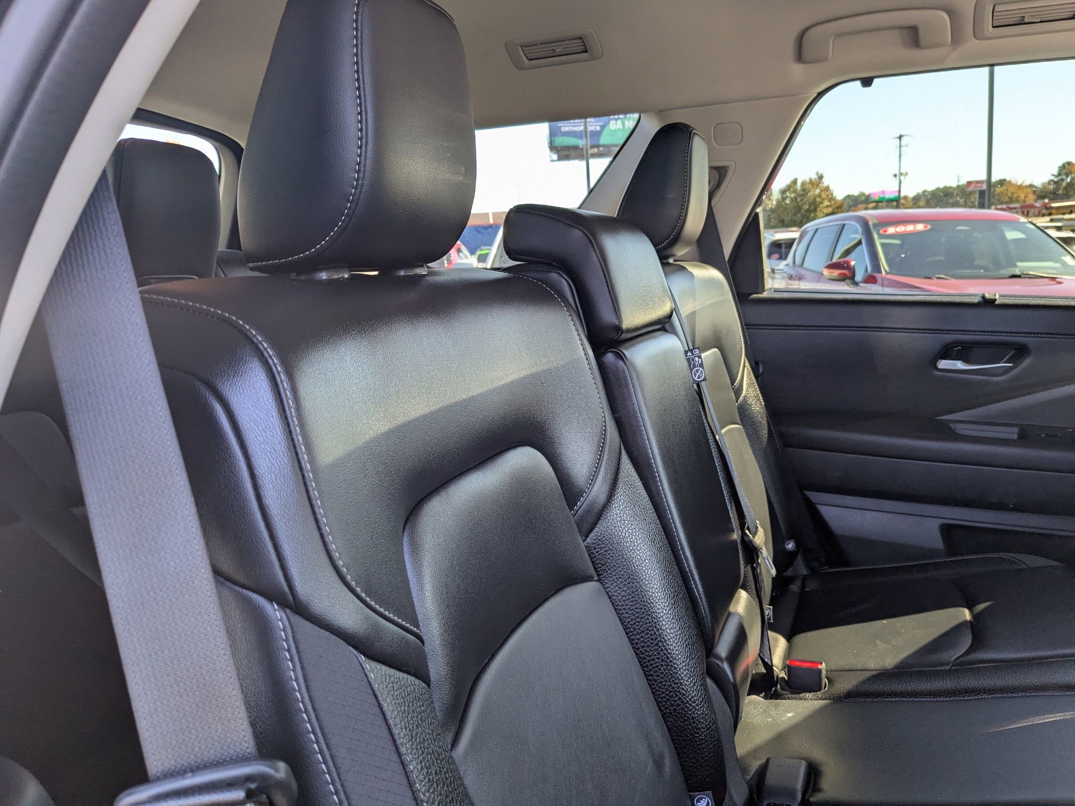 Used 2025 Nissan Pathfinder SL image 28