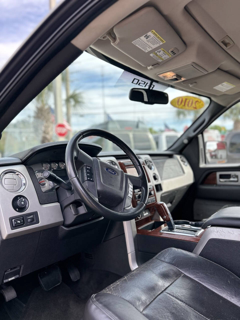Used 2010 Ford F150 Lariat RWD image 14