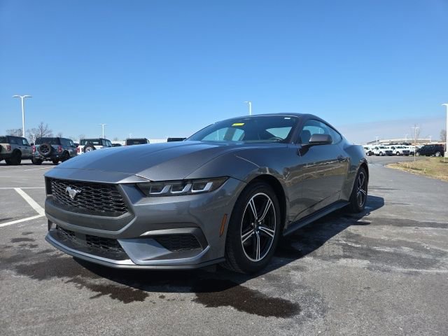 Used 2025 Ford Mustang Premium image 3