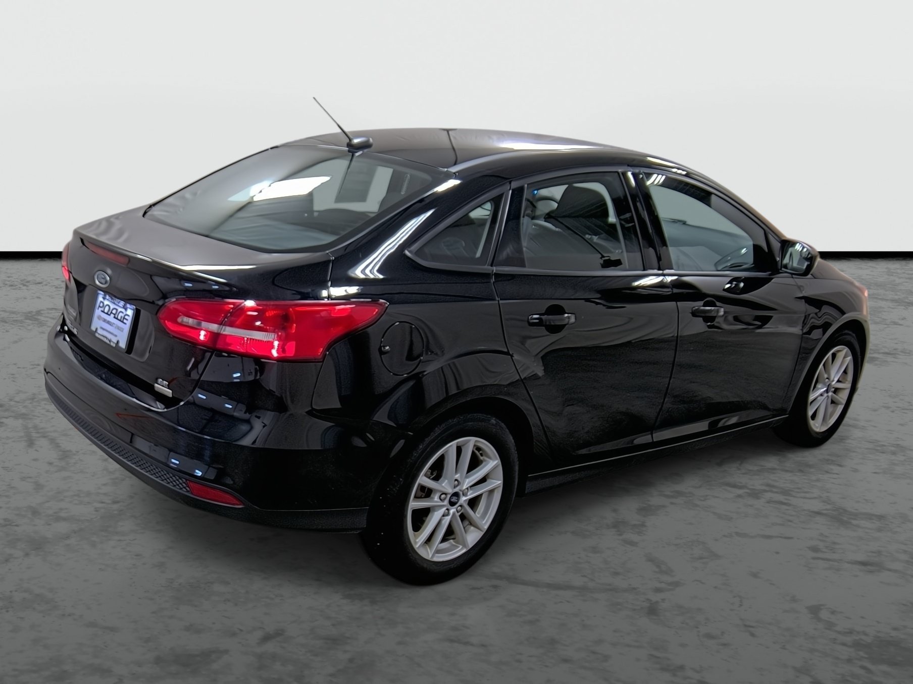 Used 2018 Ford Focus SE FWD image 4