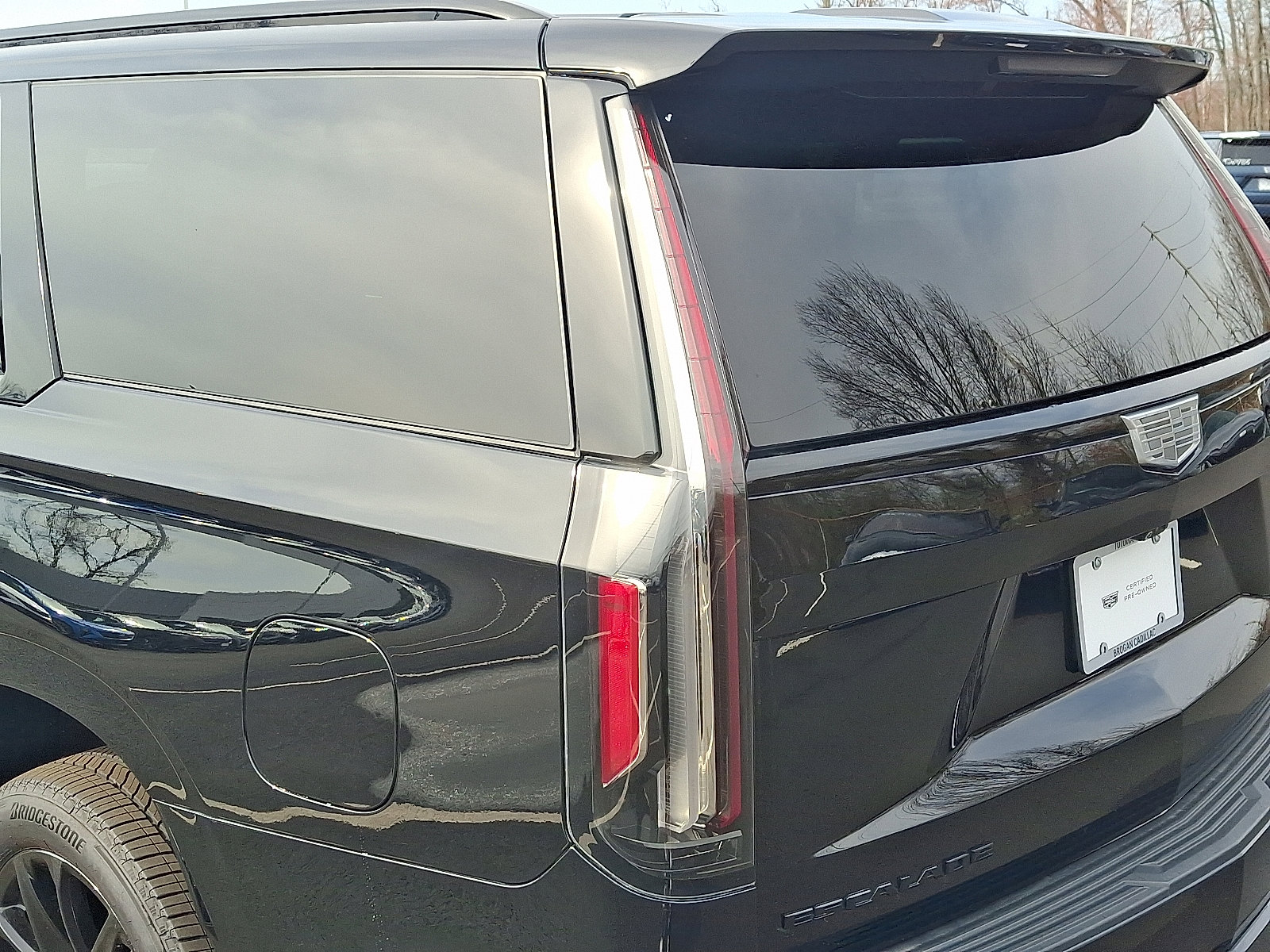 Certified 2022 Cadillac Escalade ESV Sport w/ LPO, ONYX Package AWD/4WD image 12