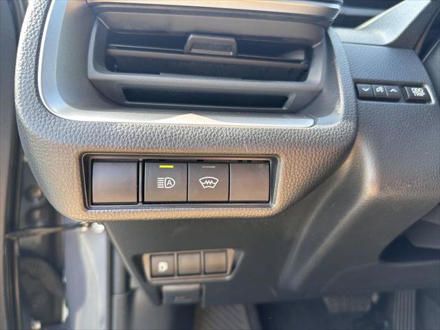 Certified 2025 Toyota Prius LE FWD image 20